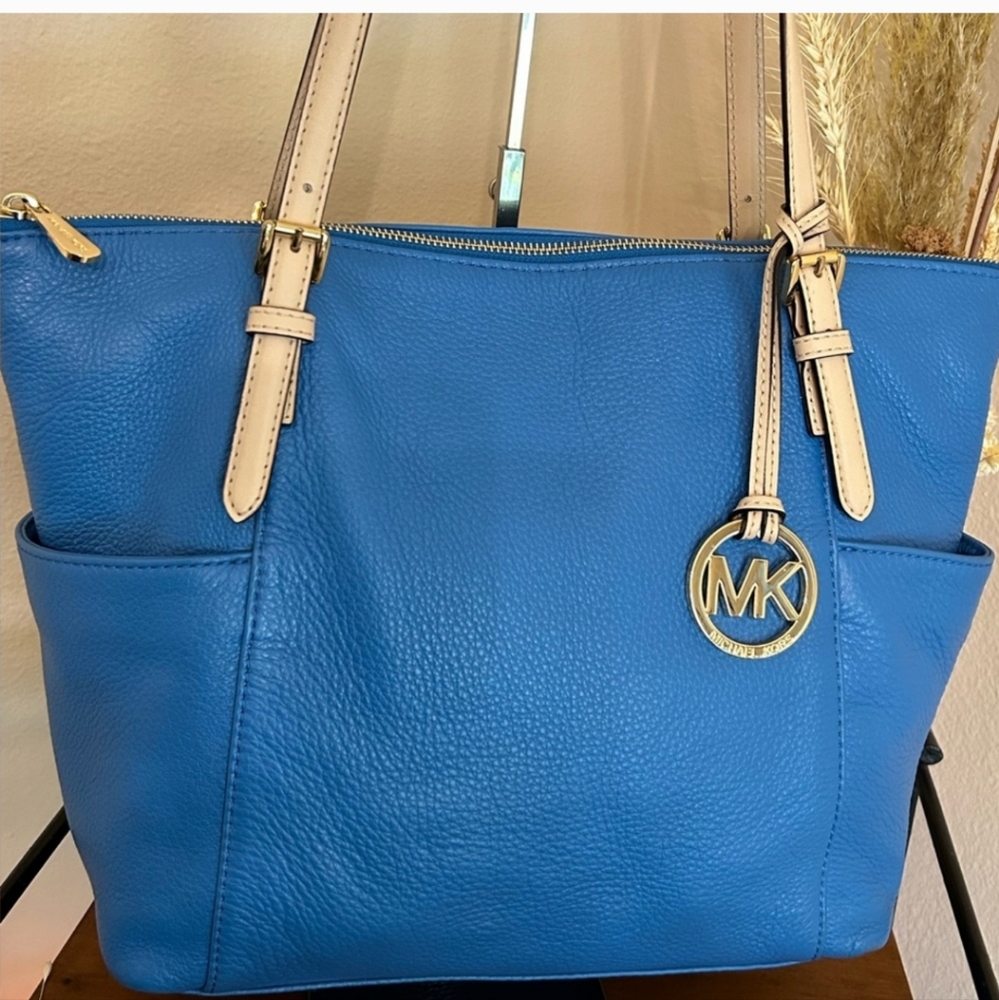 MICHAEL KORS Jet Set Top Zip Tote Bag